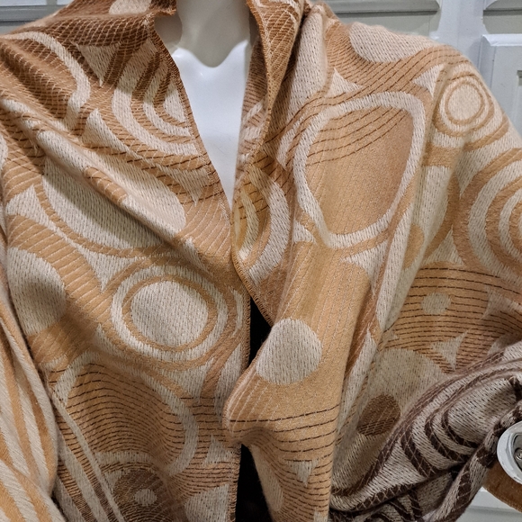 Elegant Tan and Cream100% Cashmere Scarf Shawl With Stripe And Circular Pattern - Picture 1 of 9